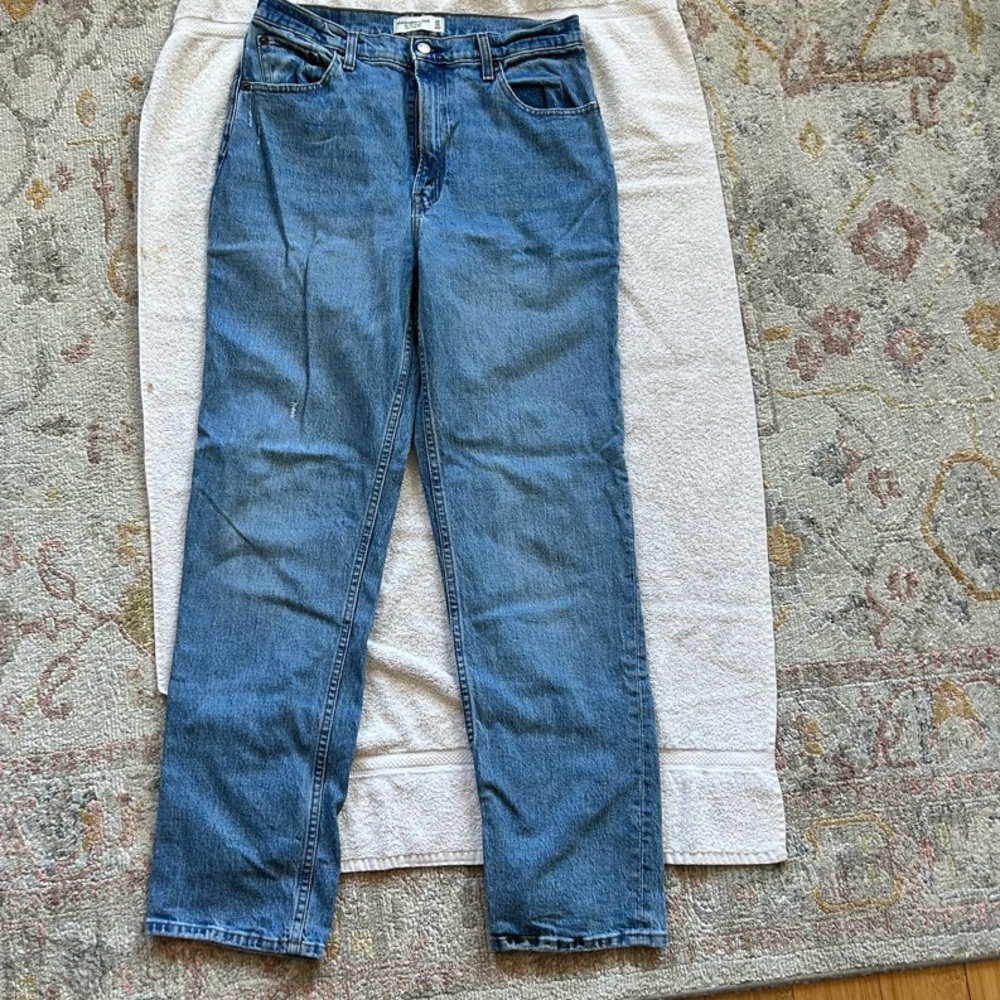 Abercrombie & Fitch 90's Straight Leg Jeans